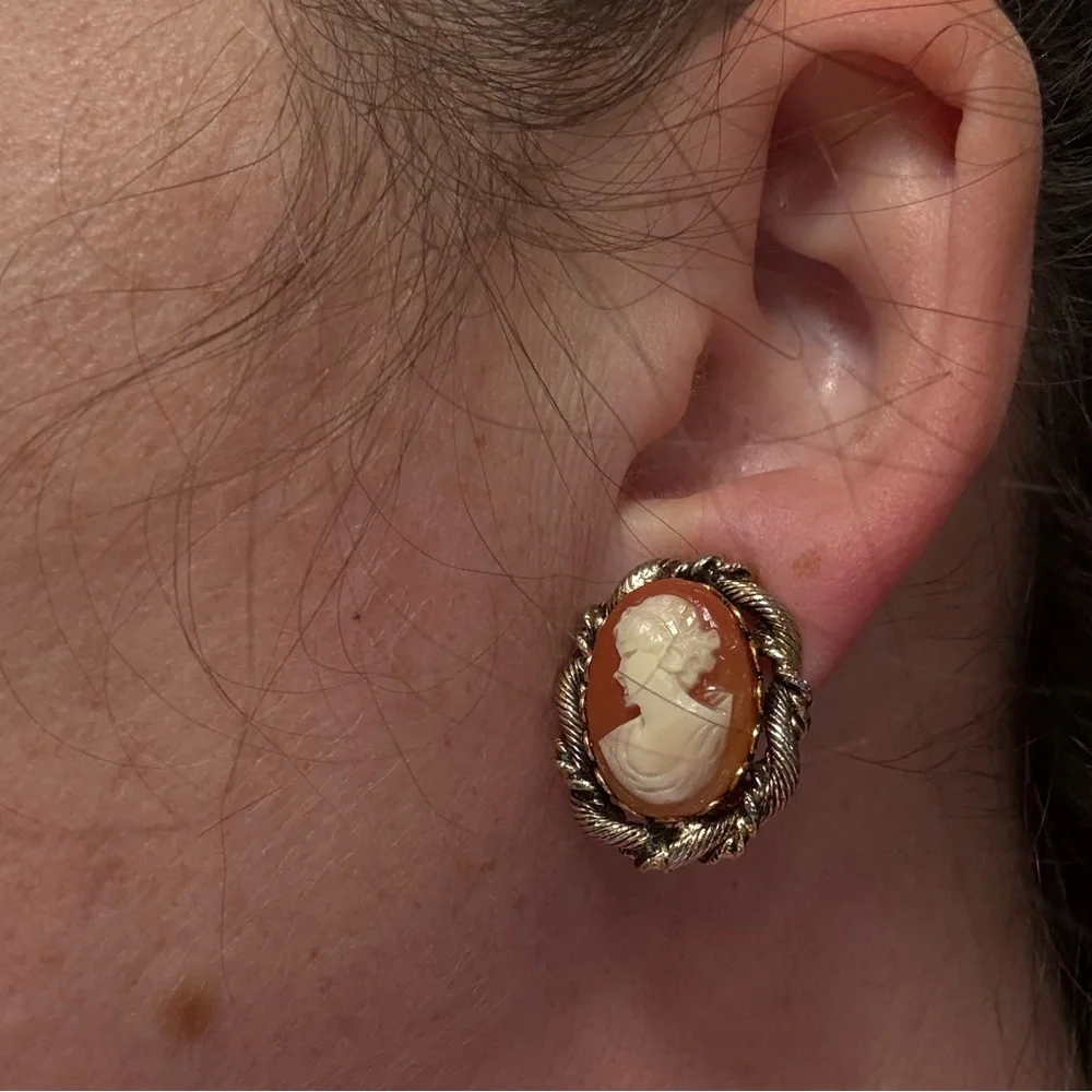 Vintage Cameo Clip-On Earrings | Gold Tone Rope Frame | Shell STYLE Silhouette